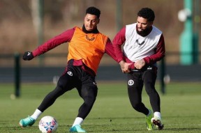 星空体育app-阿斯顿维拉训练开放日，今晨再遭质疑引欢呼，足总杯在即，心理建设被强调(20091227阿森纳vs阿斯顿维拉)