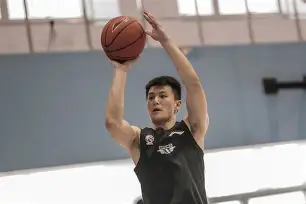 集结日体能课后，北京首钢绝杀压哨备战德国杯，悬念犹存，细节决定成败(国足历年球衣)