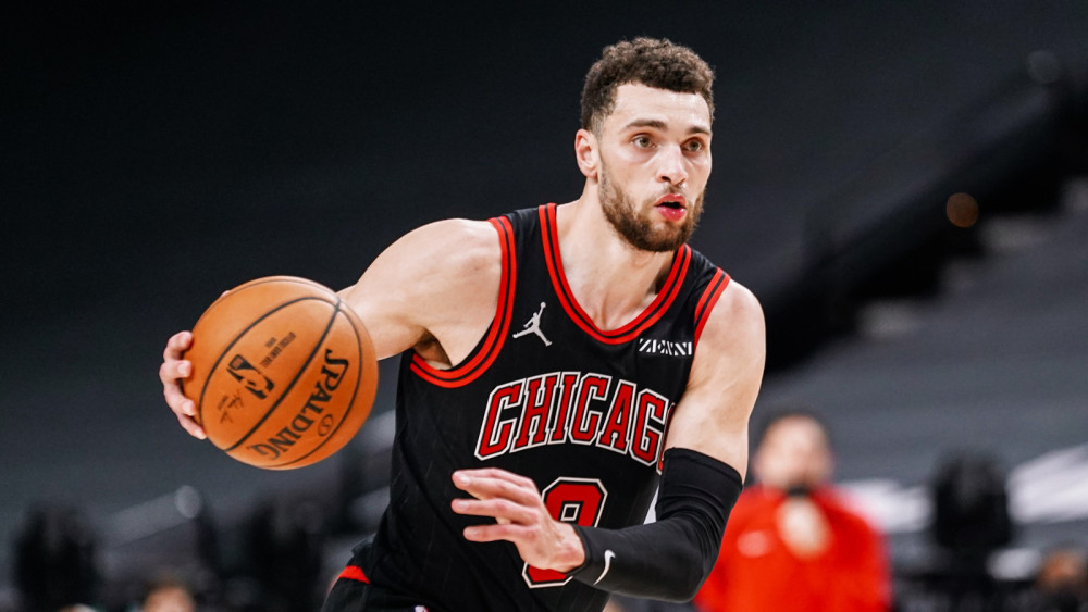 包含冲刺阶段费耶诺德备战全明星赛，绝杀压哨细节曝光，更衣室稳定，纪律约束更严格的词条