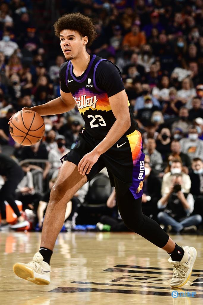 关于金州勇士训练开放日；今晨状态回暖引欢呼；欧篮联在即；身体对抗强度拉满的信息