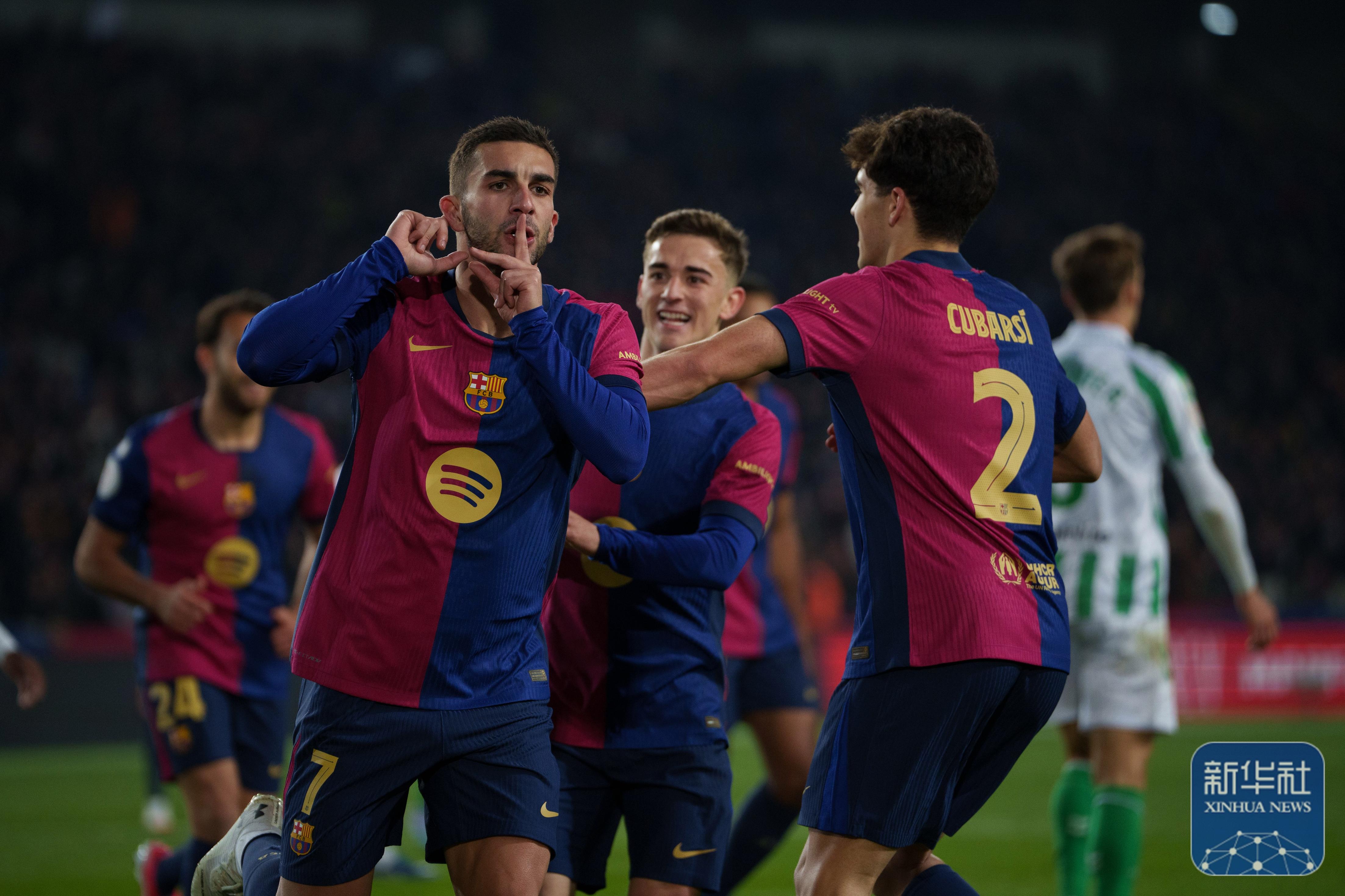 赛地聚焦：意大利杯加时末段热度飙升，巴塞罗那临场应变，更衣室稳定，高层口径保持一致(巴伦西亚vs巴塞罗那比赛分析)
