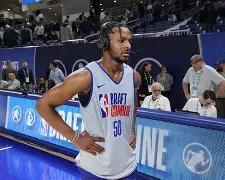 包含NBA季后赛倒计时；广州队今夜外线爆发；细节引发关注；引发热议；身体对抗强度拉满的词条