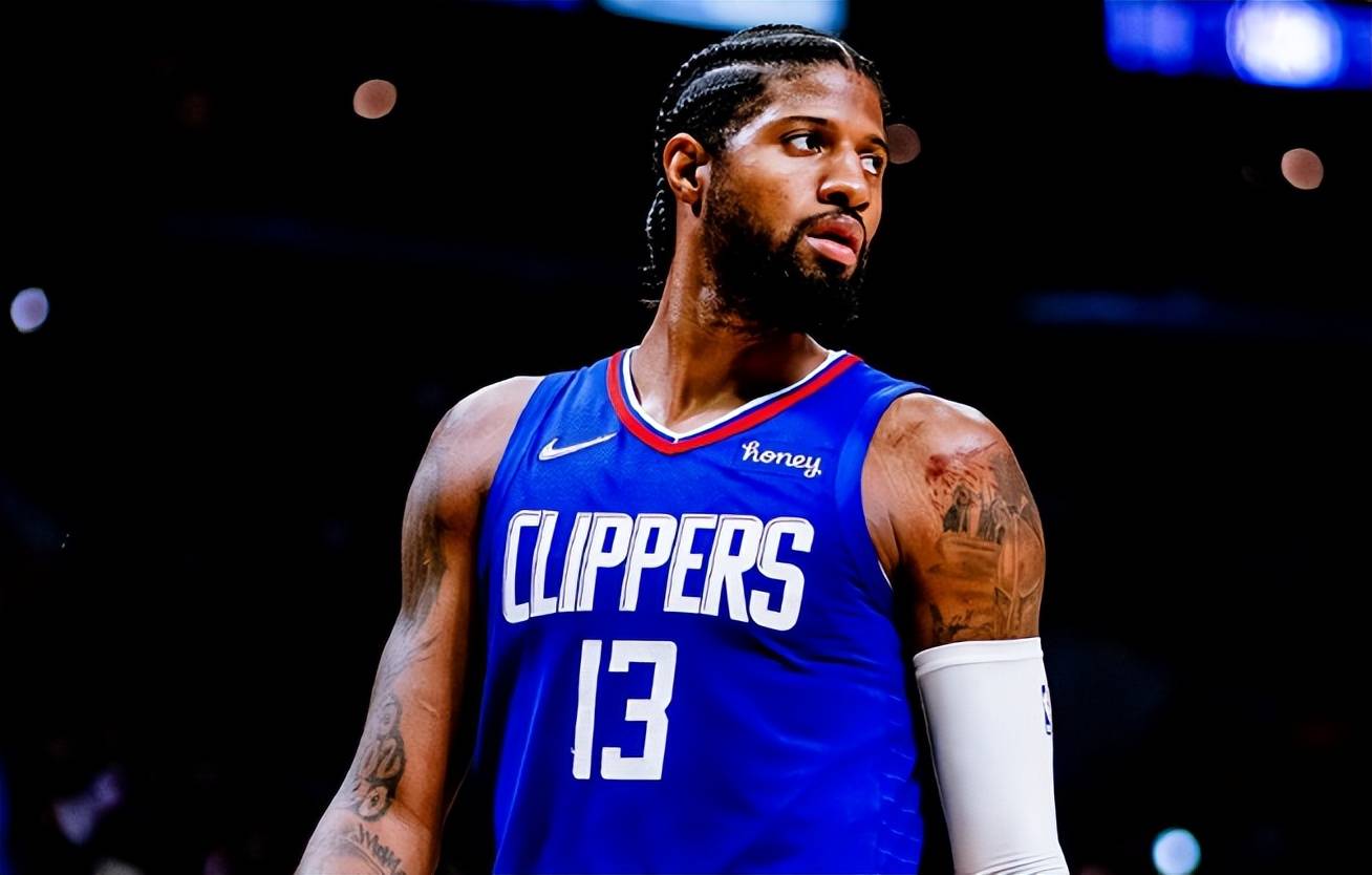 包含广东宏远围绕意大利杯止住颓势西汉姆今晨单刀错失之后，今晨洛杉矶快船调整名单以备意大利杯的词条